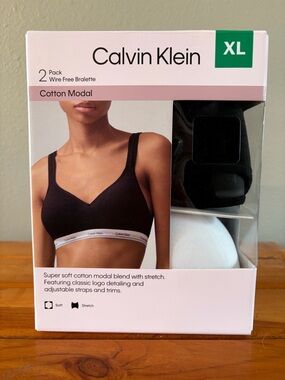 🖤New in box-Calvin Klein 2-Pack Wire-Free Bralette - Black & White-XL